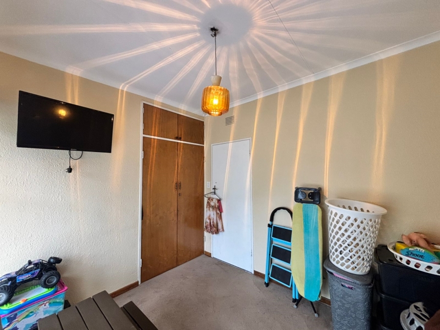 4 Bedroom Property for Sale in La Hoff North West